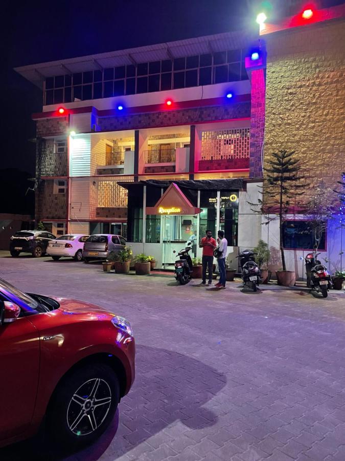 Hotel Caveri Madikeri Exteriér fotografie
